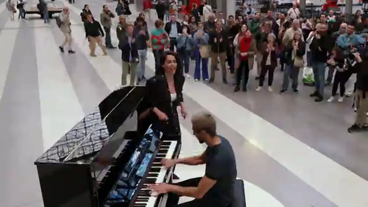 Ruth Lorenzo sorprende al convertirse en Tina Turner mientras Diego Faria toca al piano 'Simply the Best' Ruth Lorenzo sorprende al convertirse en Tina Turner mientras Diego Faria toca al piano 'Simply the Best'