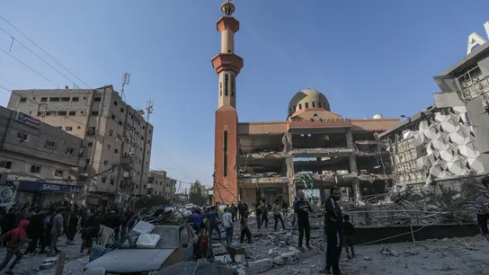 Destrozos en el campo de refugiados de Al Nuseirat Destrozos en el campo de refugiados de Al Nuseirat