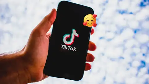 Cómo reaccionar a un video de TikTok Cómo reaccionar a un video de TikTok