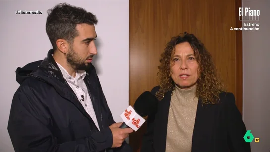 Isma Juárez, a una mujer que considera a Rajoy "buen conversador": "Ha dejado las mejores frases en la política española" El reportero ha acudido a un acto del Instituto de Liderazgo Político en el que Mariano Rajoy iba a dar una charla. Juárez ha podido charla con alguno de sus alumnos para conocer un poco más su opinión sobre el expresidente.