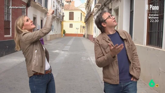 Un vecino de Málaga desvela a Andrea Ropero los dos detalles que delatan a un piso turístico Alejandro Villén, vecino del centro de Málaga, explica en este vídeo la situación de su barrio después de que los precios de los alquileres se hayan disparado por la proliferación de pisos turísticos. En este vídeo, señala cómo detectarlos.