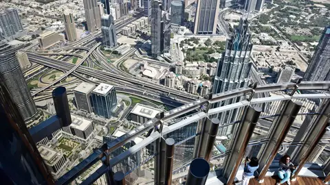 Vistas en la cima del Burj Khalifa Vistas en la cima del Burj Khalifa