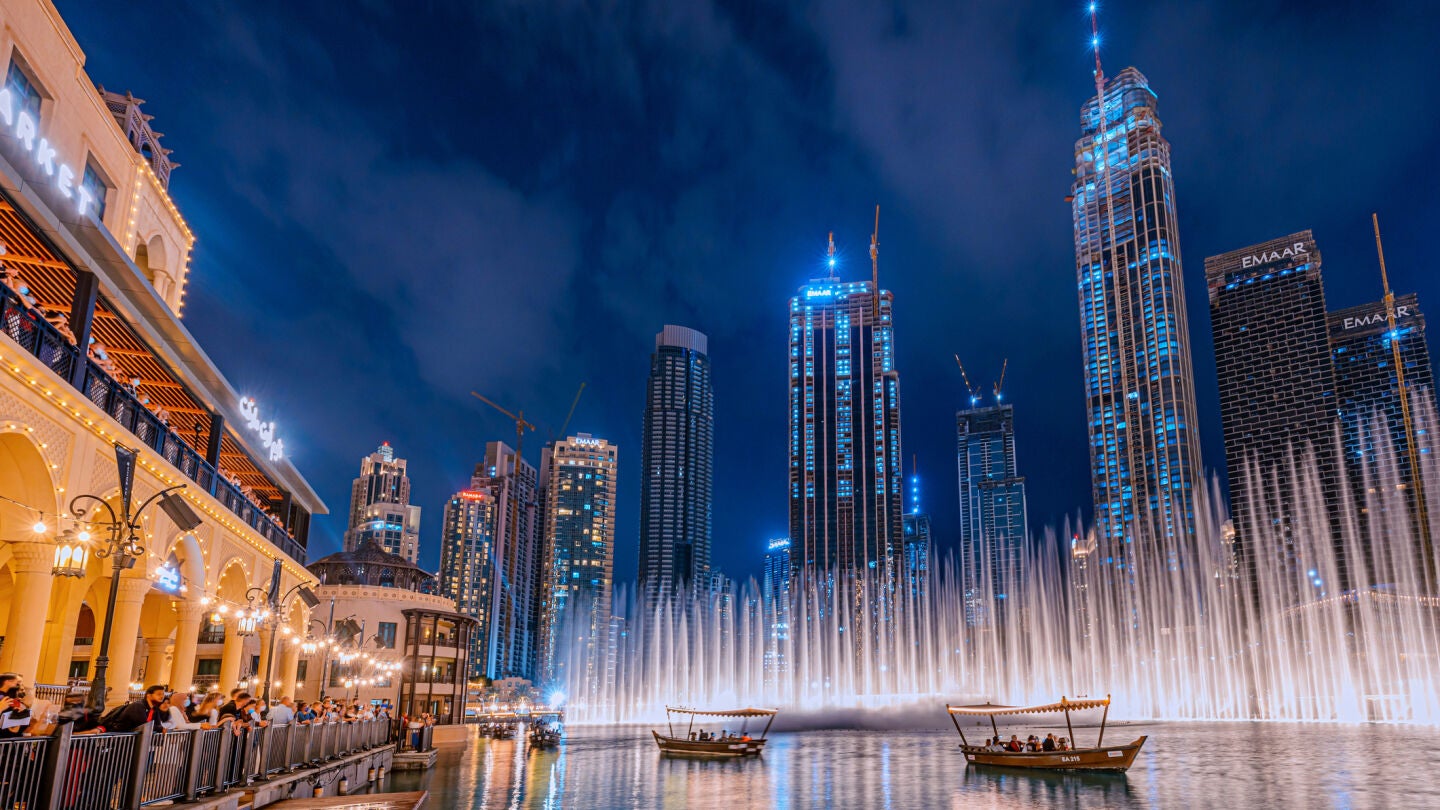Espect&aacute;culo de las fuentes de Burj Khalifa