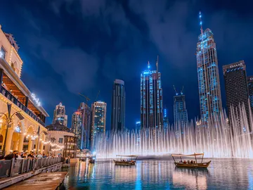 Espectáculo de las fuentes de Burj Khalifa Espectáculo de las fuentes de Burj Khalifa