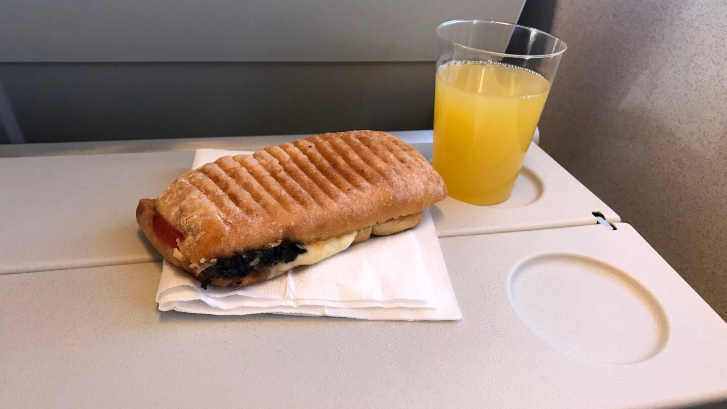 Comida en el avi&oacute;n