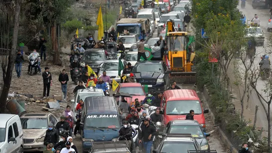 Alto el fuego a la carta: Israel tiene permitido atacar si Hizbulá lo icumple Caravanas de libaneses que vuelven a sus casas