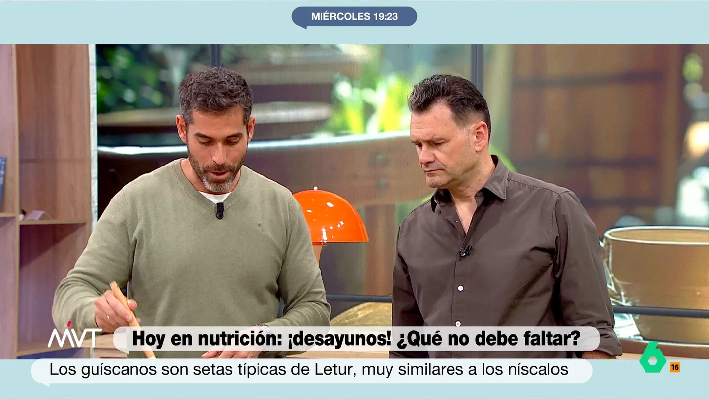 Pablo Ojeda opina sobre el típico desayuno inglés: este es el caso en que sería una alternativa "más que suficiente" Pablo Ojeda propone en su sección de hoy alternativas saludables para desayunar. Pero ¿qué pasa con el desayuno inglés? En este vídeo, explica por qué es más contundente y en qué situación puede ser una alternativa para el día a día.
