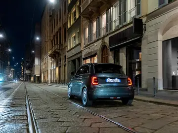 No hay coche con más estilo: sello Giorgio Armani en el eléctrico de moda que presume incluso de llantas exclusivas No hay coche con más estilo: sello Giorgio Armani en el eléctrico de moda que presume incluso de llantas exclusivas