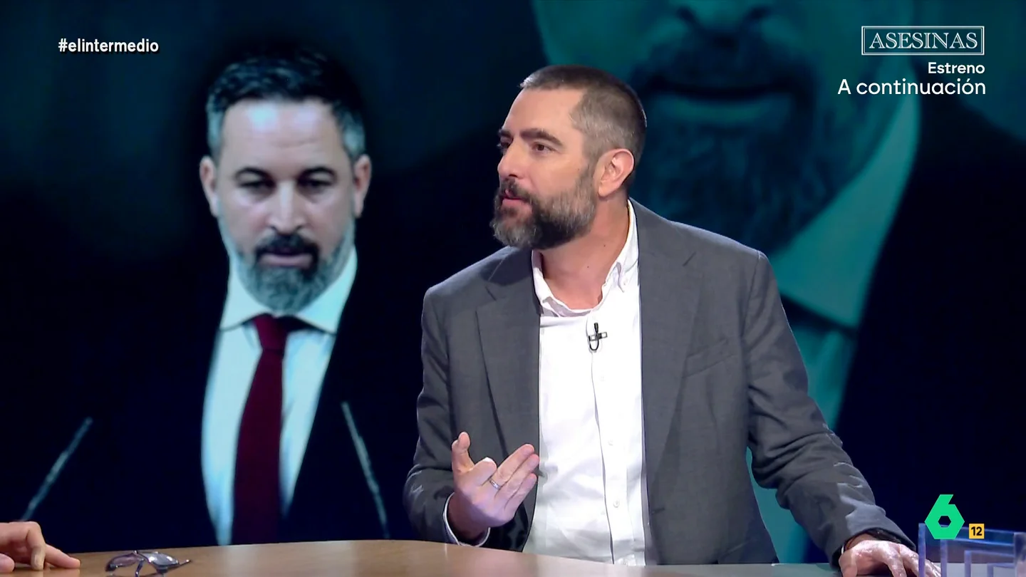 Dani Mateo, sobre el 'plagio' de Abascal a Posteguillo: "Será de la España que madruga, pero no para escribir discursos" Dani Mateo, sobre el 'plagio' de Abascal a Posteguillo: "Será de la España que madruga, pero no para escribir discursos"