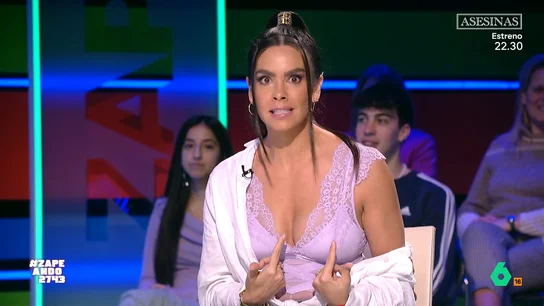 Cristina Pedroche desata las risas en Zapeando: "No puedo parar de mirarme las tetas" Cristina Pedroche desata las risas en Zapeando: "No puedo parar de mirarme las tetas"