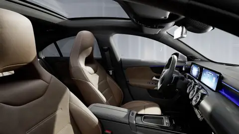 Merece la pena esperar a 2025 por este Mercedes microhíbrido con motor gasolina y la eficiencia de un diésel Mercedes CLA Interior