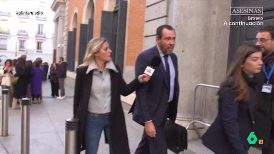 Tras las acusaciones de Aldama, Óscar Puente afirma que pone la mano en el fuego "por todas las personas que ha señalado" Andrea Ropero se ha trasladado hasta el Congreso de los Diputados para charlar con sus señorías tras la dimisión de Juan Lobato y las declaraciones del empresario Víctor de Aldama.