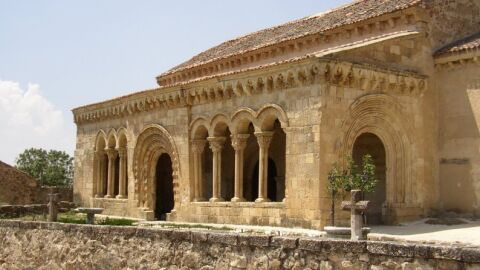 Iglesia de San Miguel de Sotosalbos
