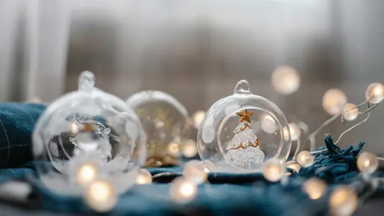 Bola de Navidad para colocar en el árbol. Bola de Navidad para colocar en el árbol.