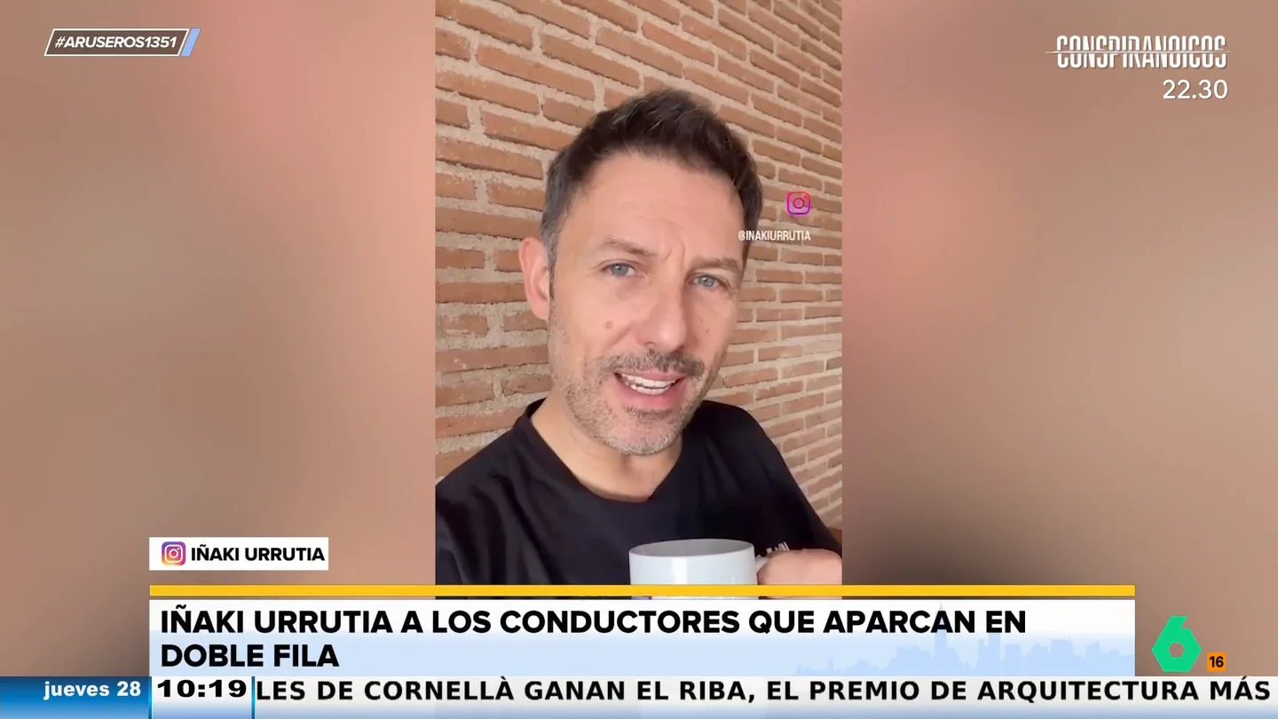 Iñaki Urrutia, a los que aparcan el coche en doble fila: "¿Los que venimos detrás qué hacemos slalom?" Iñaki Urrutia, a los que aparcan el coche en doble fila: "¿Los que venimos detrás qué hacemos slalom?"