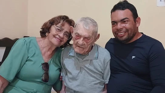 Un brasileño de 112 años y 52 días, nuevo hombre más longevo del mundo João Marinho Neto, con 112 años