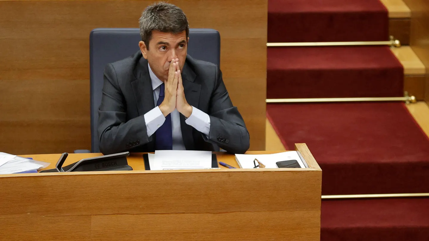 El president valenciano, Carlos Mazón, duante el pleno de Les Corts Valencianes en el que responde a preguntas sobre la gestión de la DANA El president valenciano, Carlos Mazón, duante el pleno de Les Corts Valencianes en el que responde a preguntas sobre la gestión de la DANA