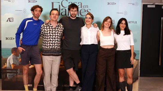 El reparto de 'Casa en llamas'. El reparto de 'Casa en llamas'.