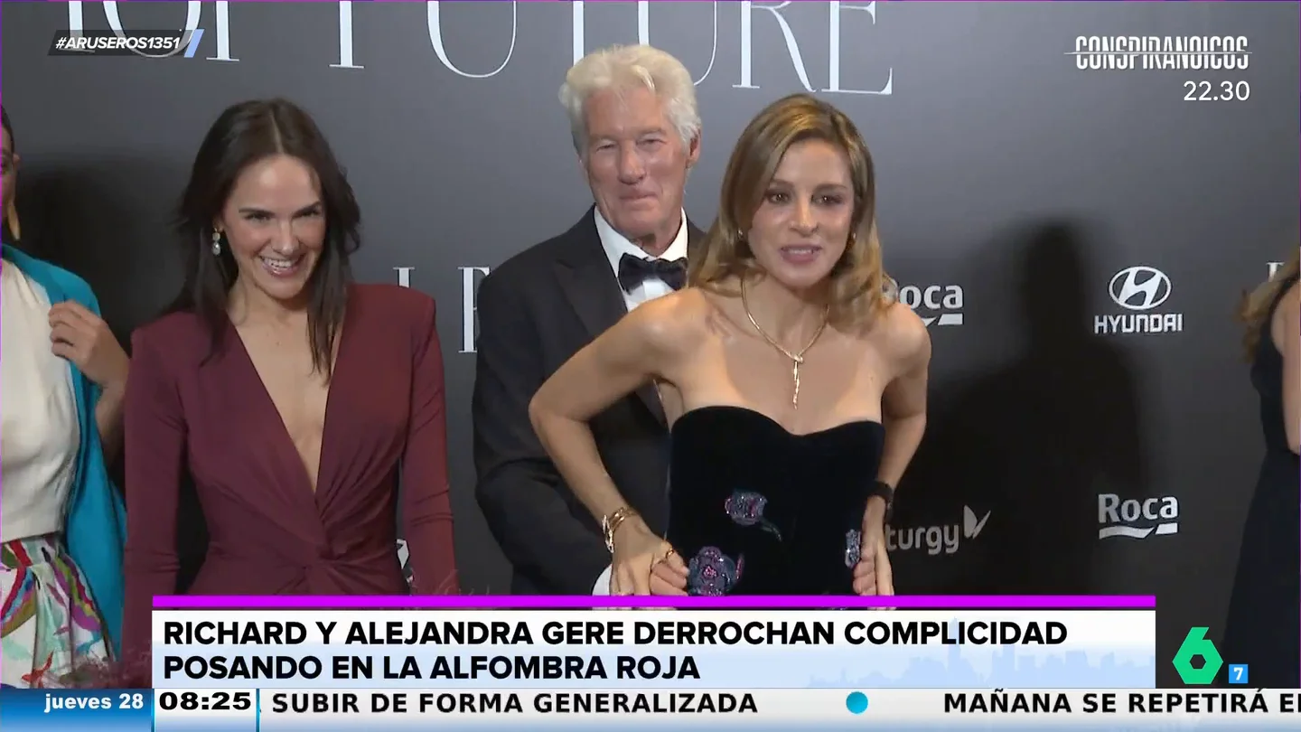Alfonso Arús, tras ver las caricias de Alejandra y Richard Gere: "Lo coge como si fuera un anciano" Alfonso Arús, tras ver las caricias de Alejandra y Richard Gere: "Lo coge como si fuera un anciano"