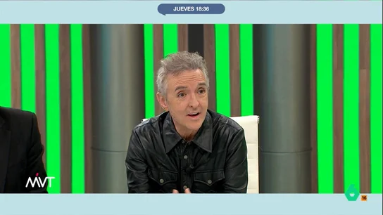 El mensaje de Ramoncín a quienes vayan a ver las luces de Navidad a Madrid: "Por favor, dejen el coche" Ramoncín explica en este vídeo cómo le afectan la iluminación de Navidad al vivir justo en el centro de Madrid. "Se me meten en casa", afirma el artista, para el que "salir a la calle se ha convertido en algo imposible".