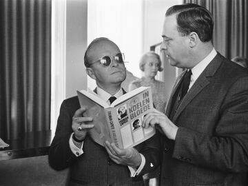 Truman Capote en el estreno de la película 'A sangre fría' en Holanda