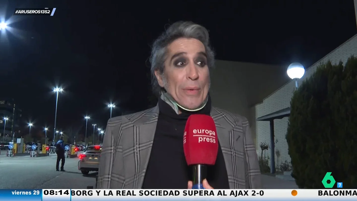 Mario Vaquerizo revela que celebrará la Navidad "en familia": "Espero ver bien para poder jugar al bingo" Mario Vaquerizo revela que celebrará la Navidad "en familia": "Espero ver bien para poder jugar al bingo"