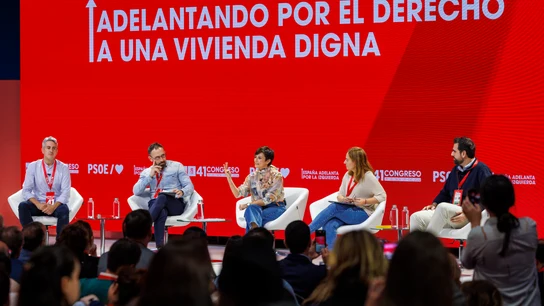 Mesa redonda en el 41 Congreso Federal del PSOE este viernes en Sevilla. Mesa redonda en el 41 Congreso Federal del PSOE este viernes en Sevilla.