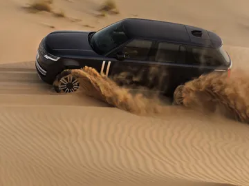 Así luce el Range Rover eléctrico en las dunas del desierto, amenazando al BMW iX y Mercedes EQS Así luce el Range Rover eléctrico en las dunas del desierto, amenazando al BMW iX y Mercedes EQS