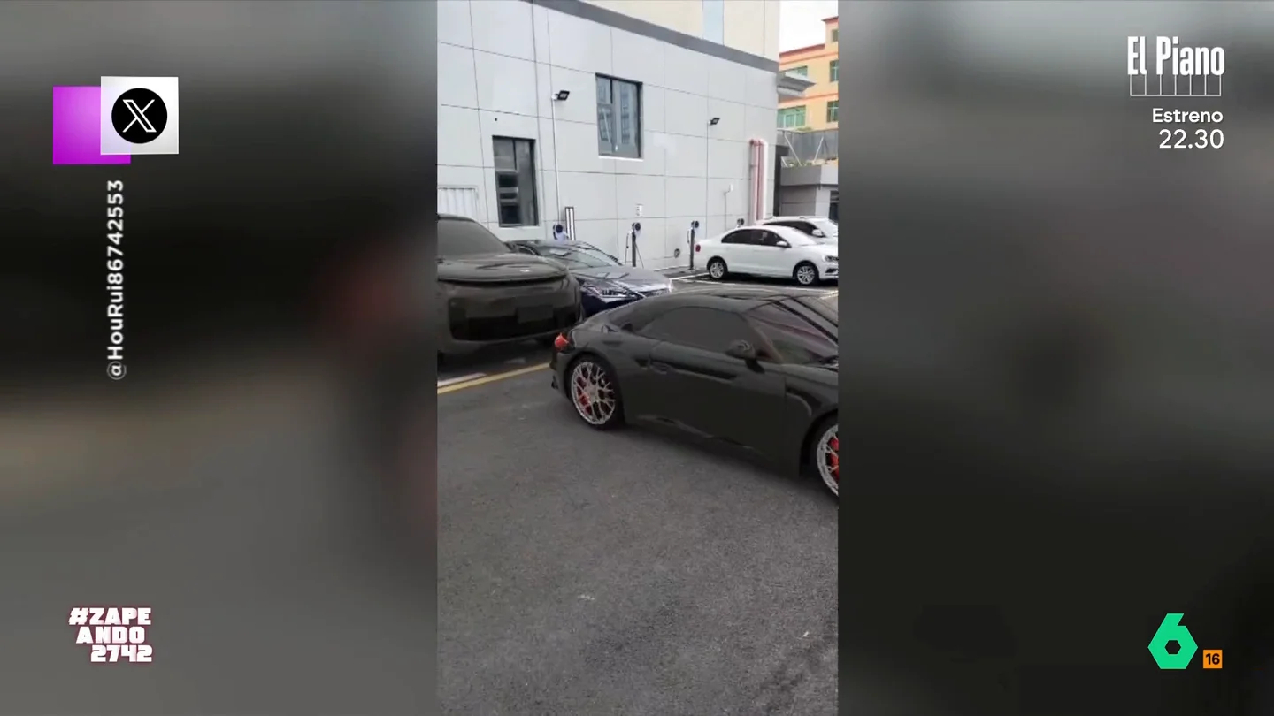 De esta manera evitan algunas personas que les rayen el coche: "Así juegan al tragabolas los millonarios" Comprar una funda de tela es algo demasiado fácil por eso hay gente que apuesta por maneras de proteger su coche algo más elaboradas.