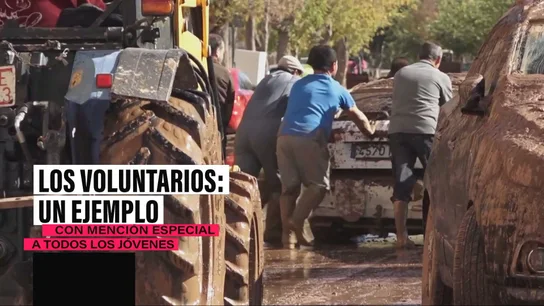 Voluntarios ayudando tras la DANA Voluntarios ayudando tras la DANA