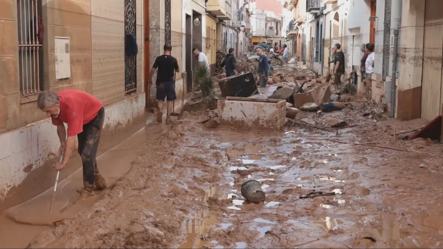 El antes y el después de Valencia: tras una dana que lo cambió todo hace 30 días Imágenes de Paiporta