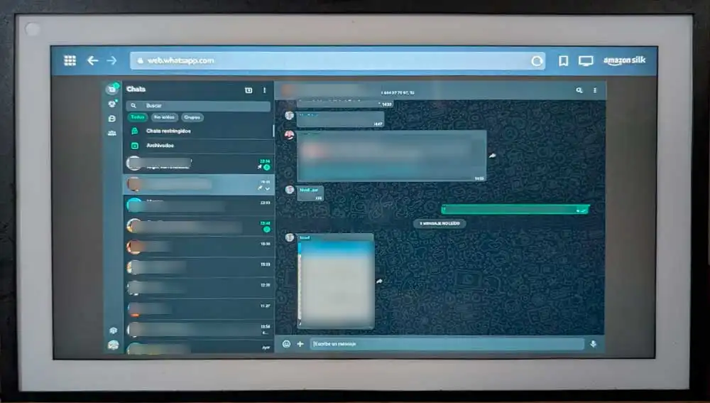 Chateando en WhatsApp desde un Echo Show 15 Chateando en WhatsApp desde un Echo Show 15