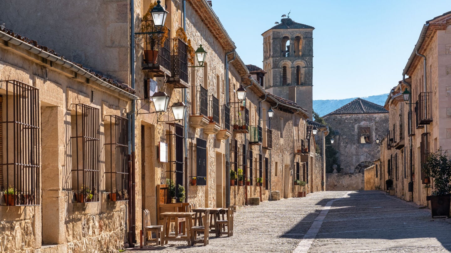 Una de las calles de Pedraza, en Segovia