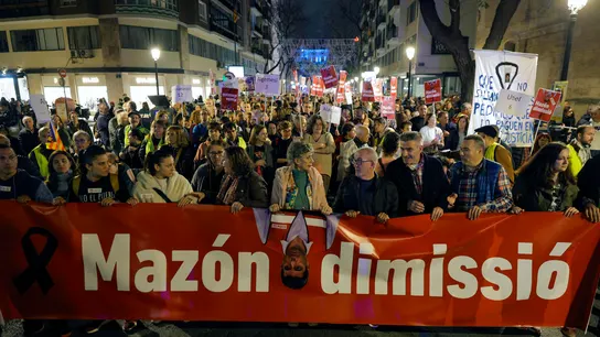 Las imágenes de la protesta en Valencia contra la gestión de Mazón de la DANA Las imágenes de la protesta en Valencia contra la gestión de Mazón de la DANA