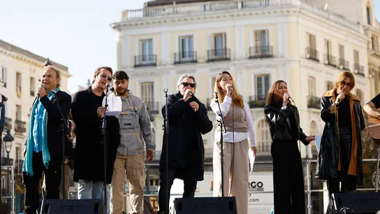 Concierto contra la guerra en Oriente Medio en la Puerta del Sol Concierto contra la guerra en Oriente Medio en la Puerta del Sol