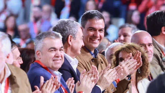 Imagen de Santos Cerdán, José Luis Rodríguez Zapatero y Pedro Sánchez durante el Congreso Federal del PSOE Santos Cerdán denuncia una "cacería humana" desde los medios y en "sede judicial" contra Sánchez y el PSOE