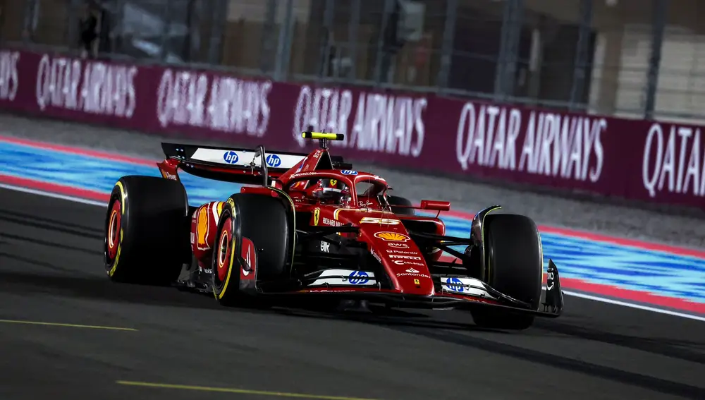 Sainz se acercó al podio pero no optó a atacar a Russell Sainz se acercó al podio pero no optó a atacar a Russell