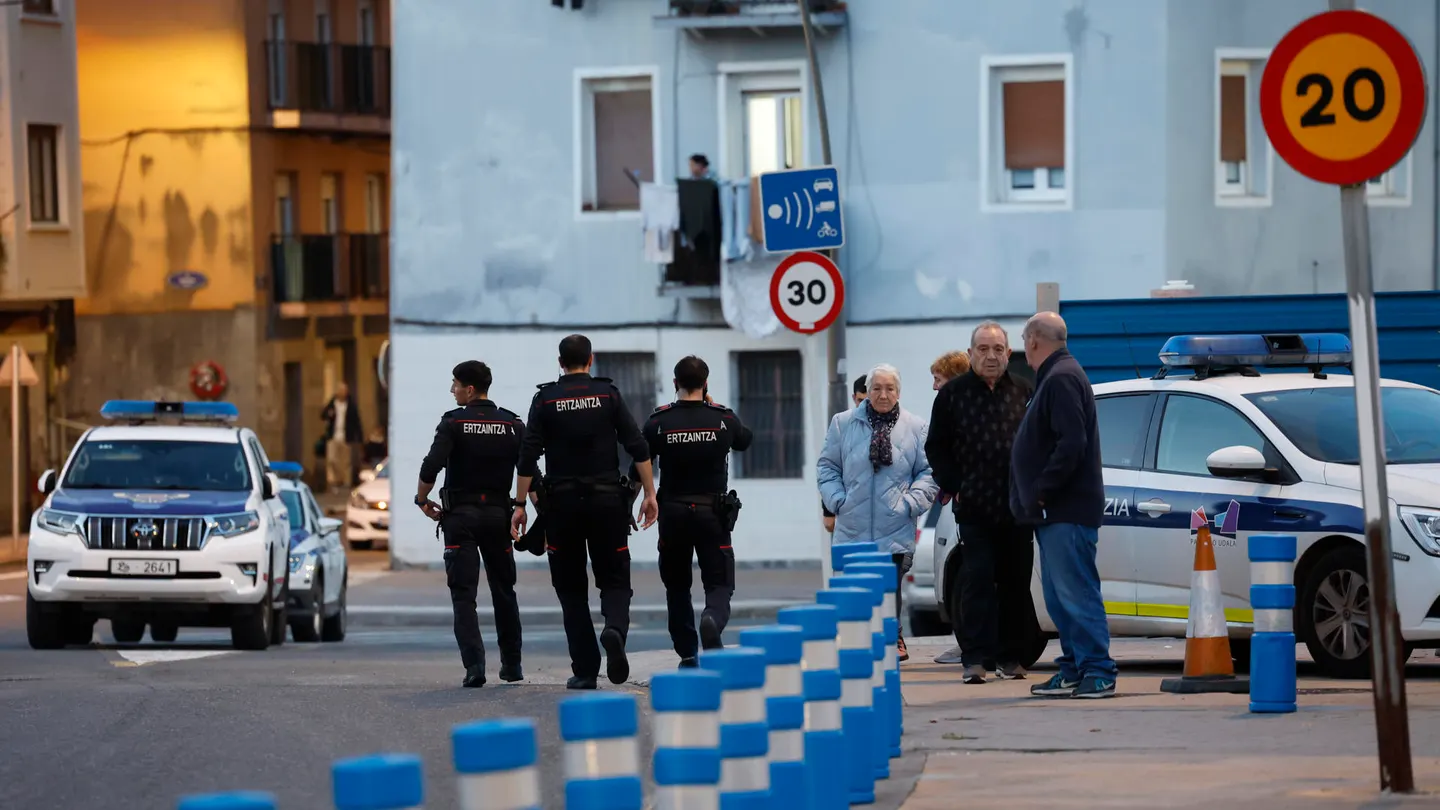 Un hombre asesina a tiros a su expareja en Pasaia, Gipuzkoa Un hombre asesina a tiros a su expareja en Pasaia, Gipuzkoa