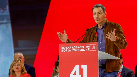 El presidente del Gobierno, Pedro Sánchez, durante la clausura del 41º Congreso Federal del PSOE. El presidente del Gobierno, Pedro Sánchez, durante la clausura del 41º Congreso Federal del PSOE.