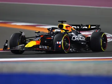 Max Verstappen gana en Qatar una carrera que 'abrazó el caos' Max Verstappen gana en Qatar una carrera que 'abrazó el caos'