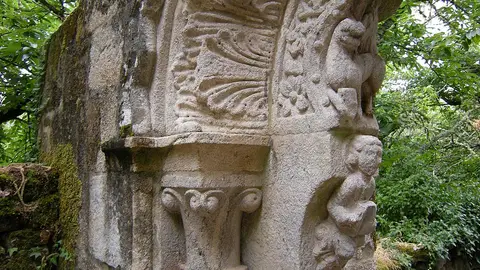 Detalle del Monasterio de Santa Cristina de Ribas de Sil Detalle del Monasterio de Santa Cristina de Ribas de Sil