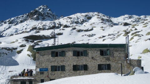 Refugio en la Laguna Grande de Gredos