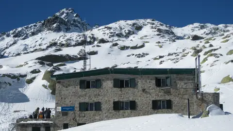 Refugio en la Laguna Grande de Gredos Refugio en la Laguna Grande de Gredos