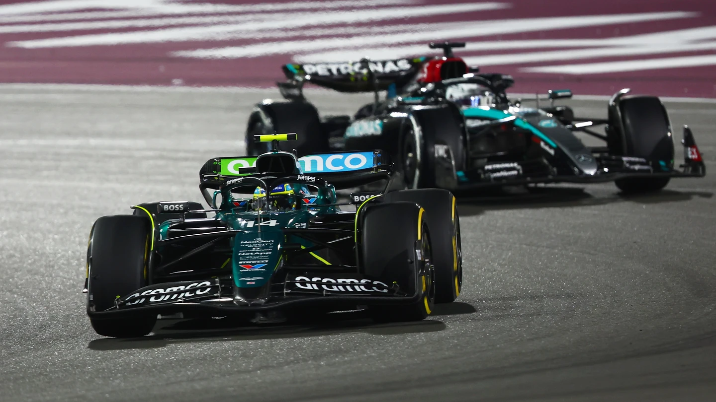 Fernando Alonso y George Russell Fernando Alonso y George Russell