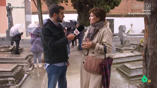 La confesión de Carmen a Isma Juárez sobre las cenizas de su madre "Abrías el armario, decías 'hola mamá', '¿qué camisa me pongo?', cerrabas el armario" comenta Carmen, una de las turistas de una visita guiada por un cementerio, que en este vídeo explica a Isma Juárez qué quiere que hagan con sus cenizas.