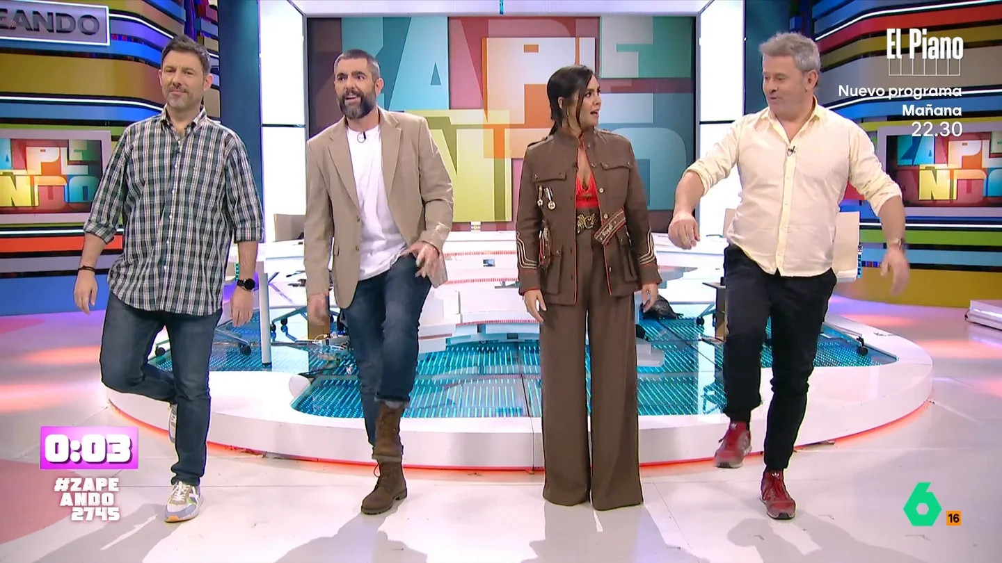 Los zapeadores ponen a prueba su resistencia con el 'test del flamenco': "¡Qué bien! ¡Que no se me mueren!" Los zapeadores ponen a prueba su resistencia con el 'test del flamenco': "¡Qué bien! ¡Que no se me mueren!"
