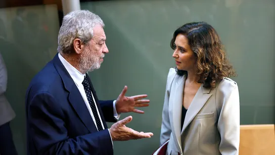 La presidenta de la Comunidad de Madrid, Isabel Díaz Ayuso, junto a su jefe de gabinete, Miguel Ángel Rodríguez. La presidenta de la Comunidad de Madrid, Isabel Díaz Ayuso, junto a su jefe de gabinete, Miguel Ángel Rodríguez.
