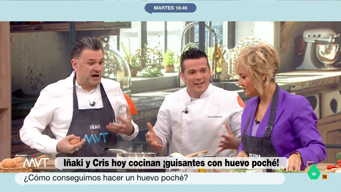 Carlos Maldonado 'regaña' a Cristina Pardo e Iñaki López: "¡Pero por qué estáis comiendo! Esperad, que estamos cocinando" Carlos Maldonado 'regaña' a Cristina Pardo e Iñaki López: "¡Pero por qué estáis comiendo! Esperad, que estamos cocinando"