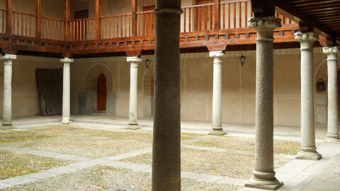 Patio del Real Hospital de la Purísima Concepción de Madrigal de las Altas Torres