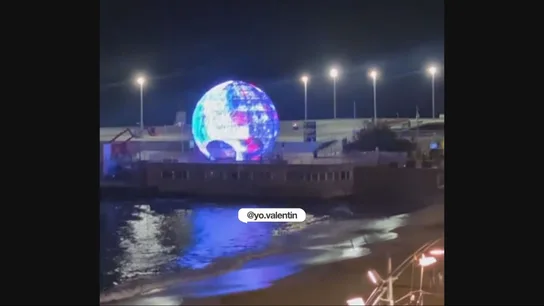 Vídeo de @yo.valentin de la bola de Navidad en La Puntilla Vídeo de @yo.valentin de la bola de Navidad en La Puntilla